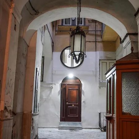 Dimora Cariati * Neapel