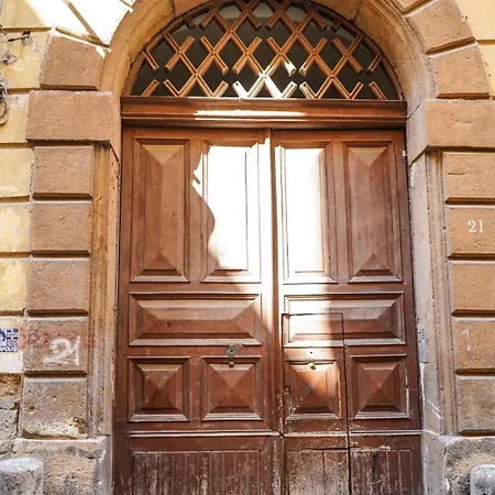Dimora Cariati Napels